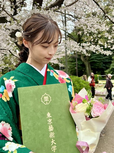 齋藤 華香 Kako Saito On Twitter 東京藝術大学を卒業しました🎓🌸 あっという間の4年間、尊敬する師匠と素敵な同期に恵まれ、充実した日々を送ることができました。 関わっ