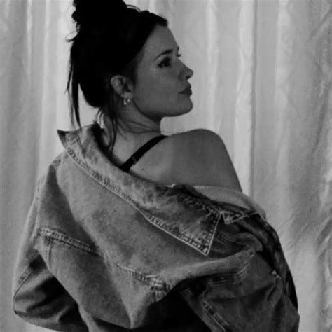 Nadia Ferrero Nadiaaferrero • Threads Say More