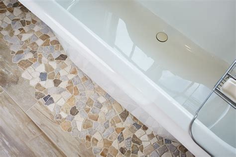 Luxury Bathrooms Add Comfort and Beauty