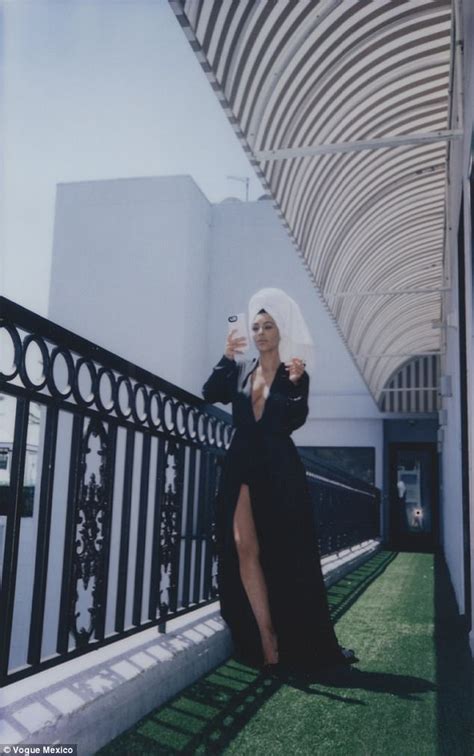 Kim Kardashian Naked In Mexico Photos ProtoThema English