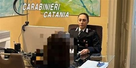 Catania Evade Dai Domiciliari E Aggredisce L Ex Moglie In Piazza