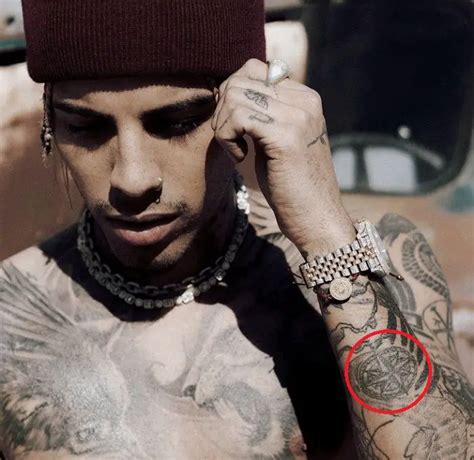 25 Tatuajes De Rauw Alejandro Y Su Significado Tatuajes 360