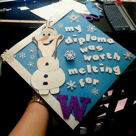 My Frozen Inspired Graduation Cap My Diploma Was Worth Melting For