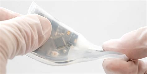 Engineers Develop The First Fully Integrated Wearable Ultrasound System