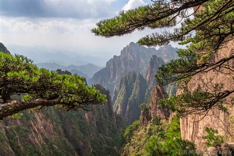 Capturing Huangshan's Magic: A Short Trip Guide