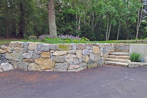 Gogan Landscaping Stone Wall Mason