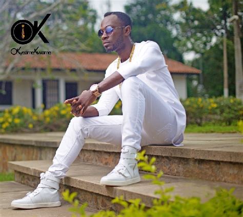 Photos Okyeame Kwame Stuns In Campus Pictures