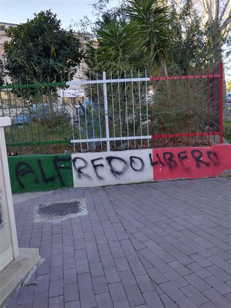 Cospito Libero A Crotone Scritte Anarchiche Sul Monumento Dedicato A