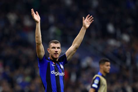 Edin Dzeko Still Favourite To Start Over Romelu Lukaku For Inter Milan