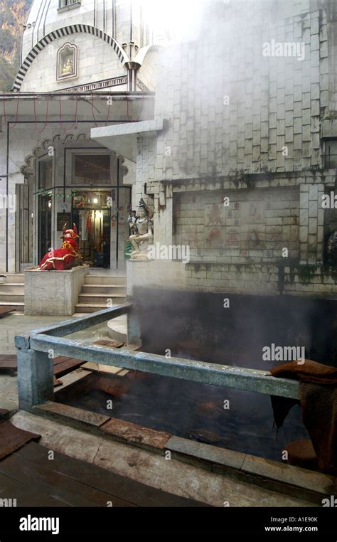 Boiling Water Pool In Hot Springs Hindu Temple Of Manikaran Northern India Stock Photo Alamy