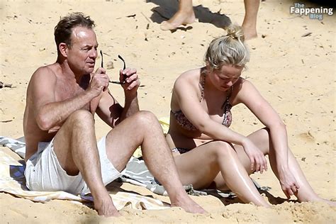 Jemma Donovan Shows Off Her Sexy Bikini Body At Camp Cove Beach In Sydney Photos TubeZZZ