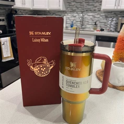 Lainey Wilson X Stanley Country Gold Bell Bottom Country 40oz H2 0