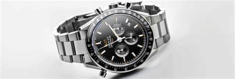 Luxurious Swiss Wristwatch For Men Featuring Stainless Steel Wristband