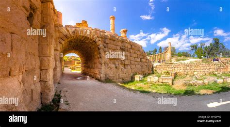 Jerash Amphitheater Hi Res Stock Photography And Images Alamy