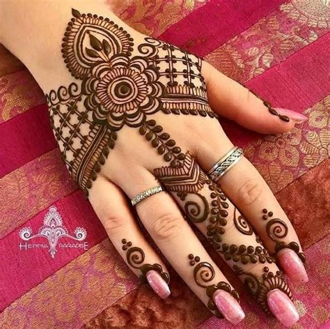 Pin Di Mehandi Expert Su Pins By You Tatuaggi Con Henna Mehandi