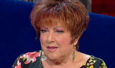 È un giorno triste Orietta Berti il dolore è troppo forte Un