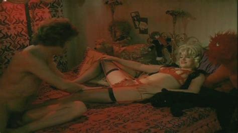 Naked Helga Bender in Laß jucken Kumpel 3 Maloche Bier und Bett