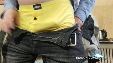 Trianon Cumshot Желтые семейки и фонтан спермы Pornhub Gay