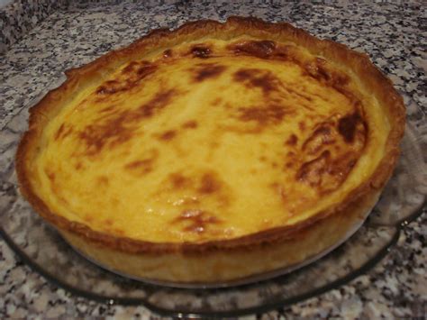 Cette tarte à la crème et au lait concentre sucré est une recette