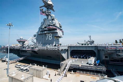 Us Navy Gerald R Ford Aircraft Carrier Doesnt Have Urinals Business Insider