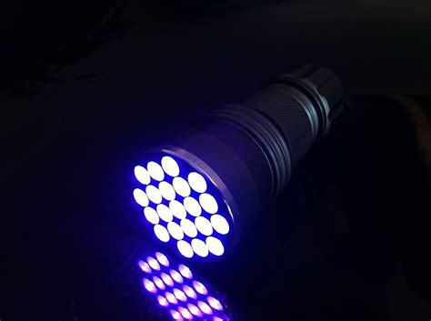 The 10 Best UV Flashlights 2018