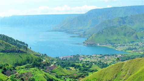 Menilik Keelokan Obyek Wisata Danau Toba Dari Desa Silalahi Yang Penuh