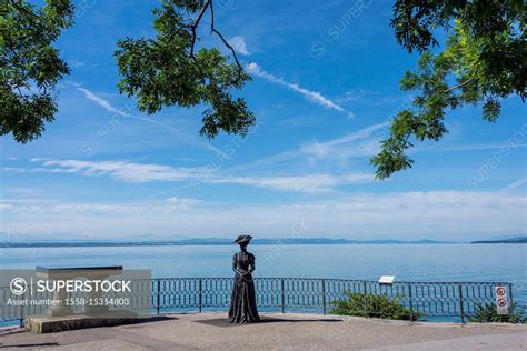 Lookout terrace Esplanade du Mont-Blanc, Neuchâtel, Lake Neuchâtel ...