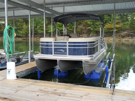 Pontoon And Tritoon Boat Lift All Cove Dock Dive