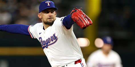 Rangers se llevan serie en casa ante Yankees con juego redondo