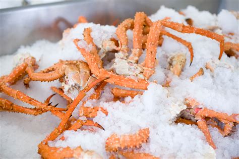 HUGE ALASKAN RED KING CRAB LEGS - Gemini Fish Market