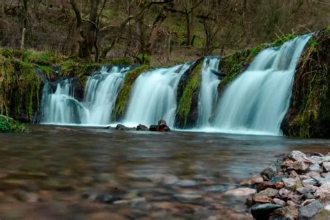 Lathkill Dale Walk And Waterfall From Monyash 4 Easy Steps Averagelives
