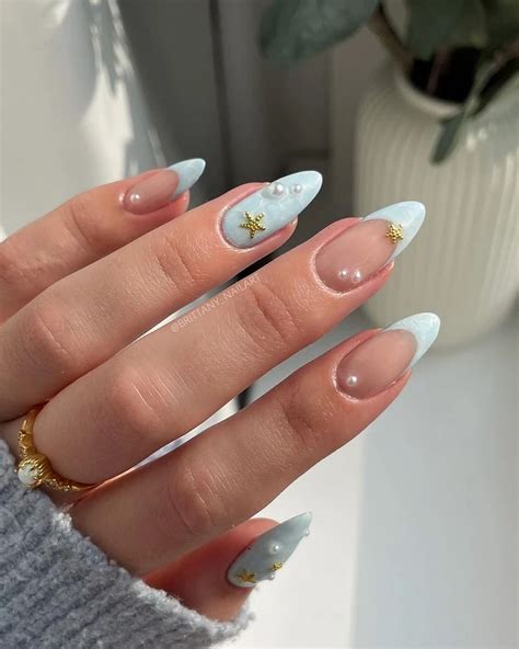 Trendy Vacation Nails To Kick Off The Holiday Season