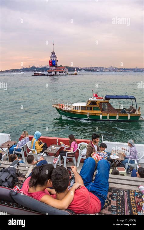 Turquía Estambul Ciudad Harem Uskudar terraza Torre de la doncella