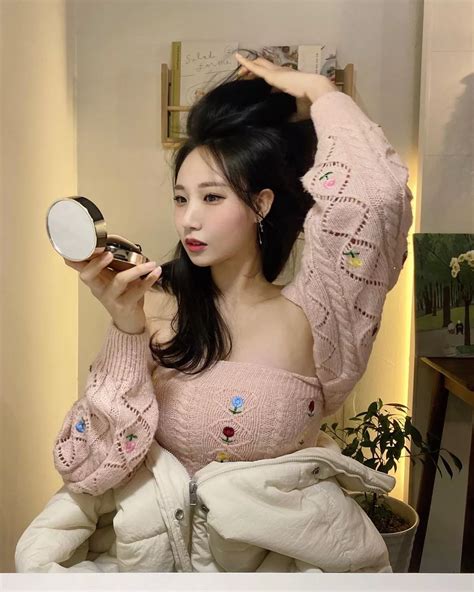 Fixing Her Hair Nudes Realasians NUDE PICS ORG