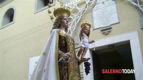 Festa Per La Madonna Del Carmine Tutto Pronto Per La Processione Del