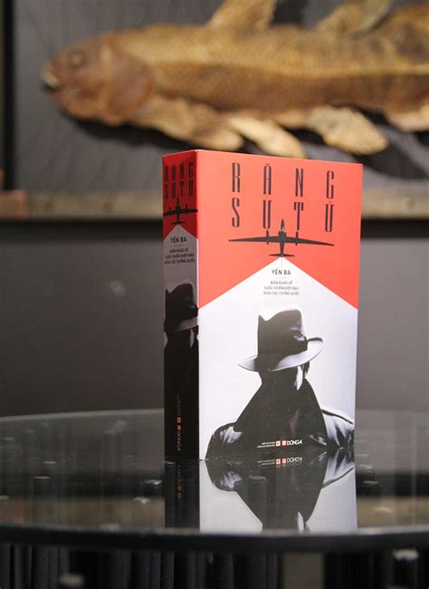 Cuộc chiến tình báo gay cấn và những bí mật xoay chuyển thế giới Điểm sách Book review