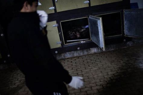 S.African 'corpse' Wakes Up, Scares Off Morgue Staff