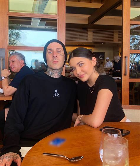Atiana de la Hoya takes fans into dad Travis Barker's backyard