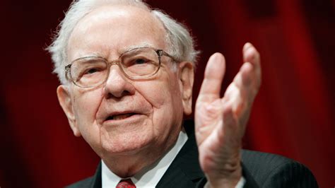 How Warren Buffett Overcame His Crippling Fear Of Public Speaking