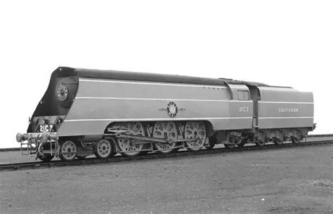 SOUTHERN RAILWAY LOCOMOTIVE No 21C3 Merchant Navy Class Train Old Photo