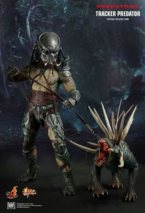Predators Tracker Predator With Hound Figurine Cm Hot Toys MMS