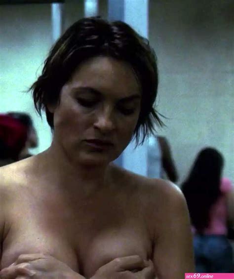 Mariska Hargitay Nude Sexy Photos