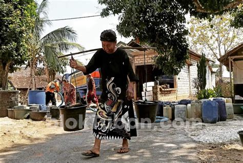 Musim Kemarau Desa Di Kecamatan Di Kabupaten Tuban Krisis Air Bersih