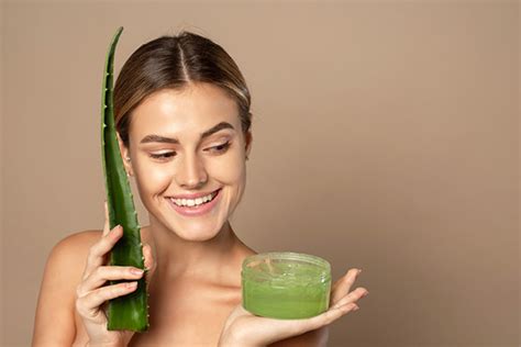 Try Out This Aloe Vera Facial At Home For Healthy Glowing Skin