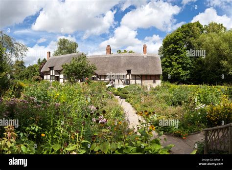 Anne Hathaways Cottage Shottery Stratford Upon Avon Warwickshire Uk