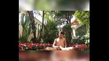 Batendo Uma No Jardim XVIDEOS