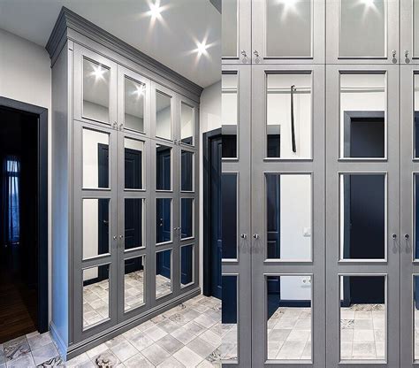 Распашной шкаф с зеркалами в прихожую на заказ в Москве