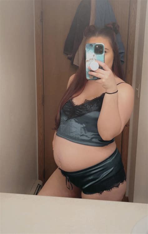 27 Weeks And Horny As Hell Scrolller