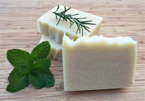 How to Make DIY Shampoo Bars