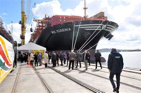 Uruguay Buque Post Panamax De Msc Arriba Por Primera Vez Al Puerto De